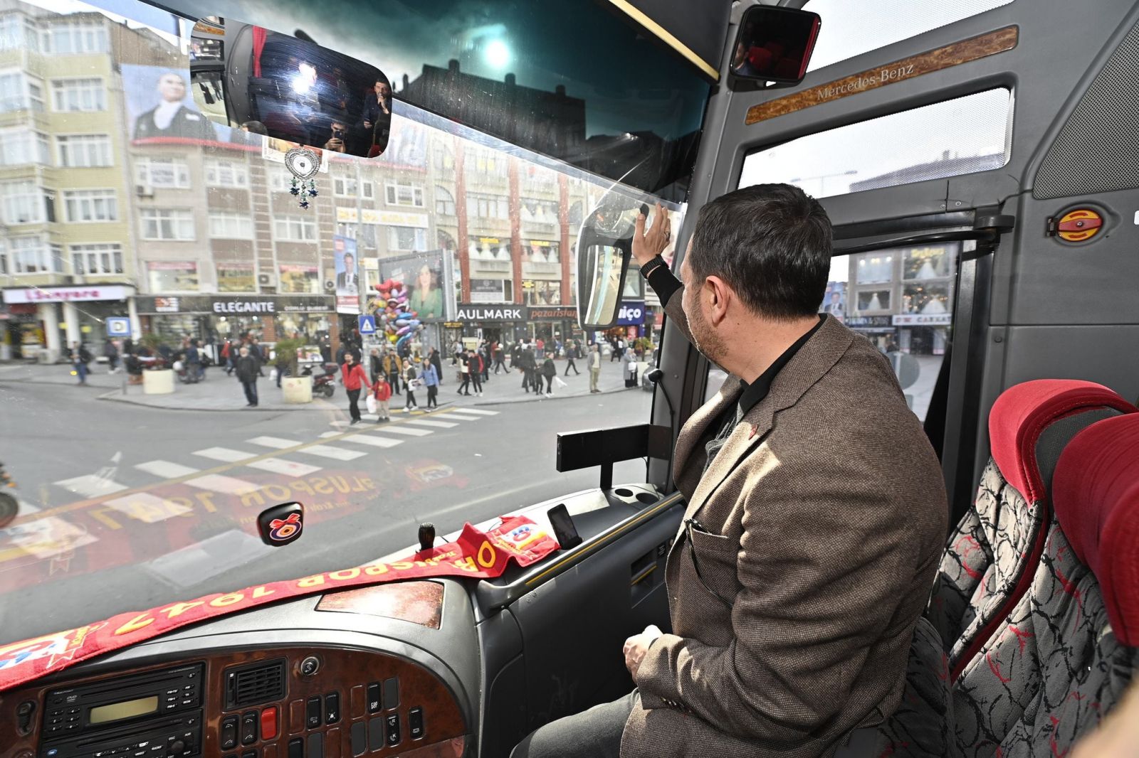 HEDEFE EMİN ADIMLARLA YÜRÜYOR
