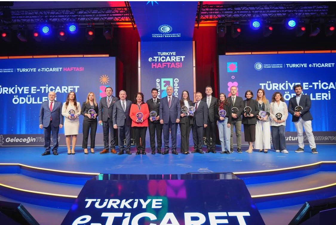 ÜRETEN KADINLARA ÖZEL ÖDÜL